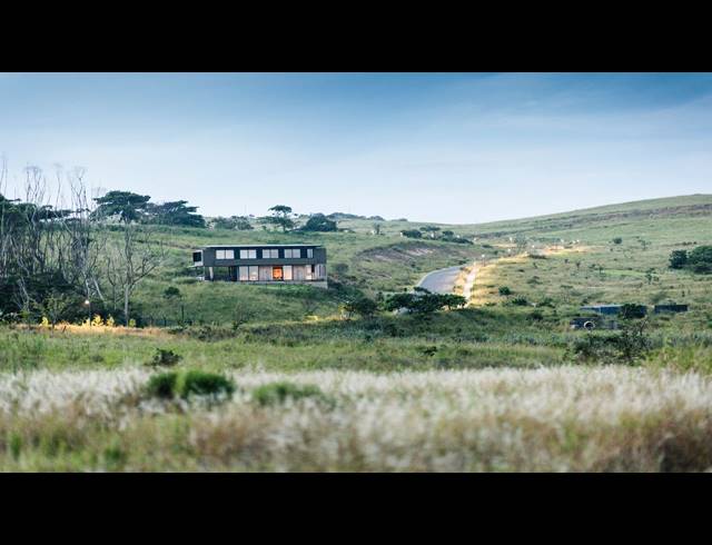 3 BEDROOM APARTMENT FOR SALE IN SHEFFIELD BEACH